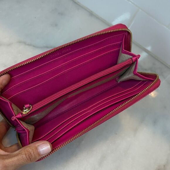 Michael Kors Ostrich Leather Full Zip Jet Set Continental Wallet - Picture 12 of 14